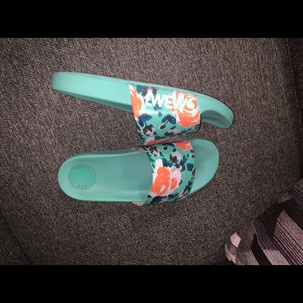 Marc Jacob Slide - Picture 2 of 2